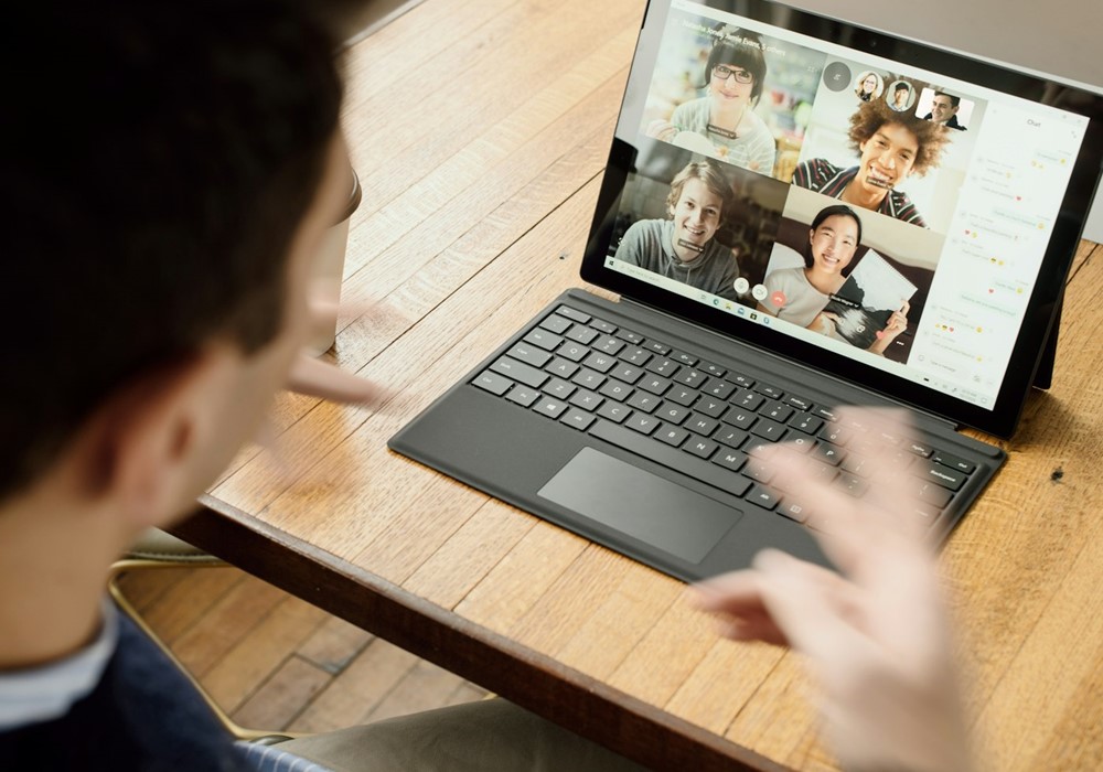 Formation en ligne par visioconférence sur ordinateur portable